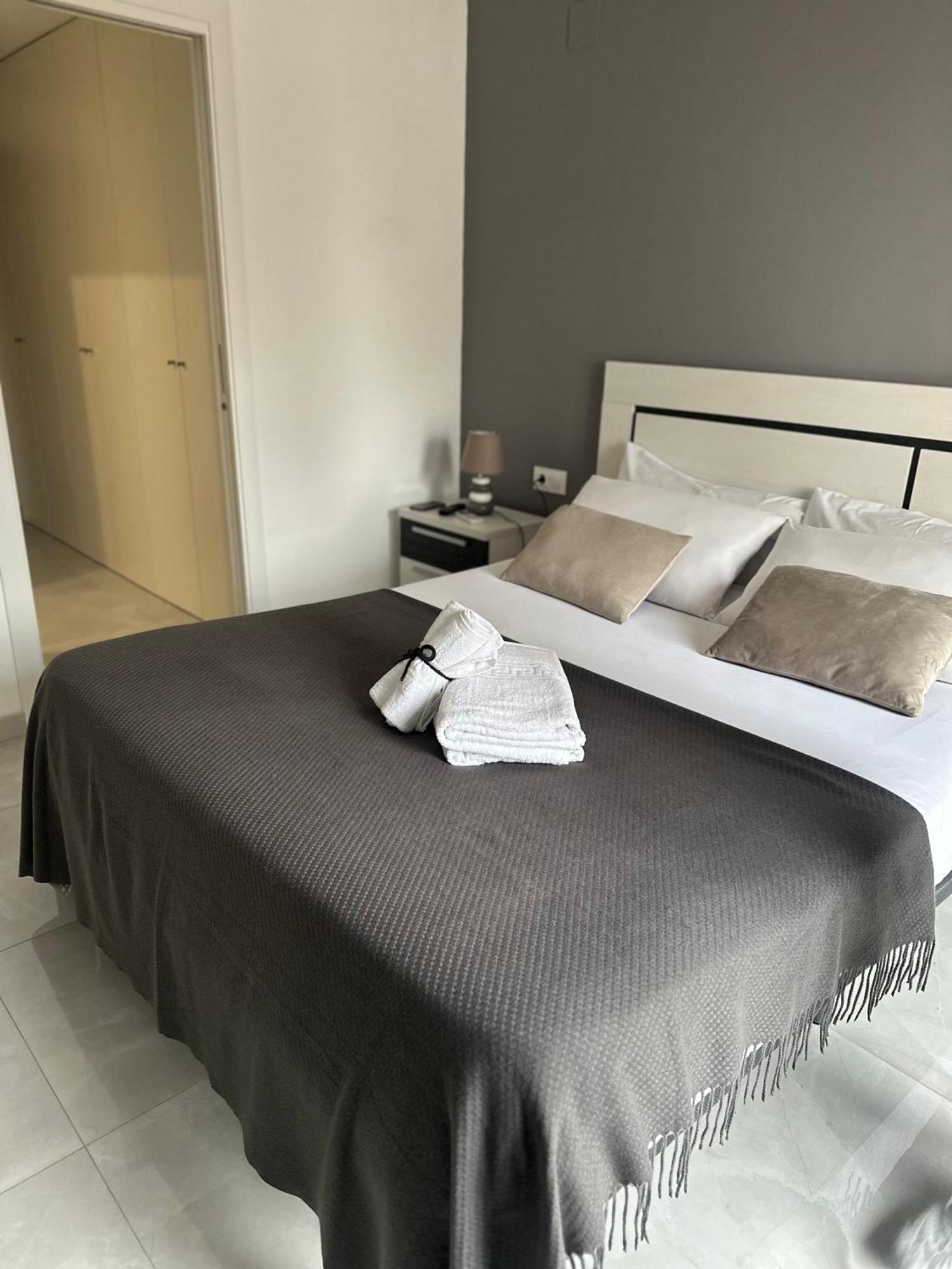 Veronica Center Room Валенсия Экстерьер фото